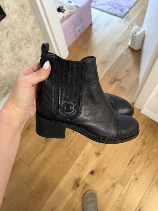 Ghete integral de piele chanel