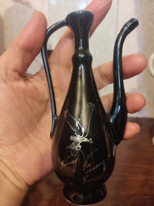 Кувшин из фарфора