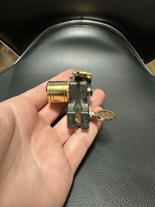 Aparat de tatuat Dan Kubin v3r