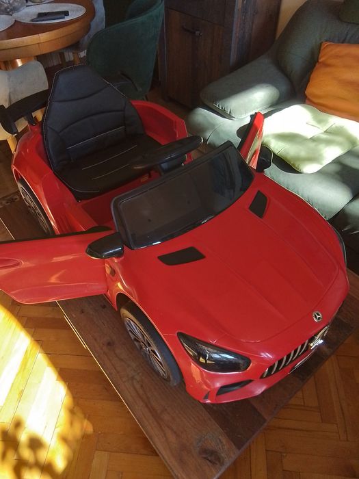 Акумулаторна кола MERCEDES GT с меки гуми