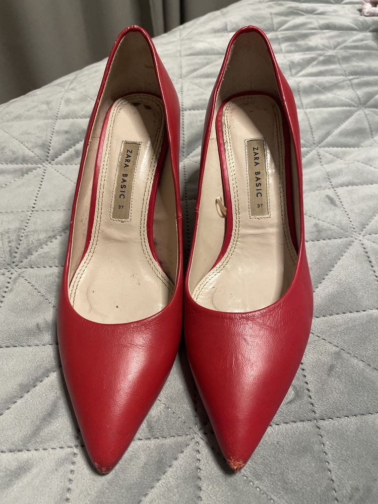 Дамски кожени обувки Zara