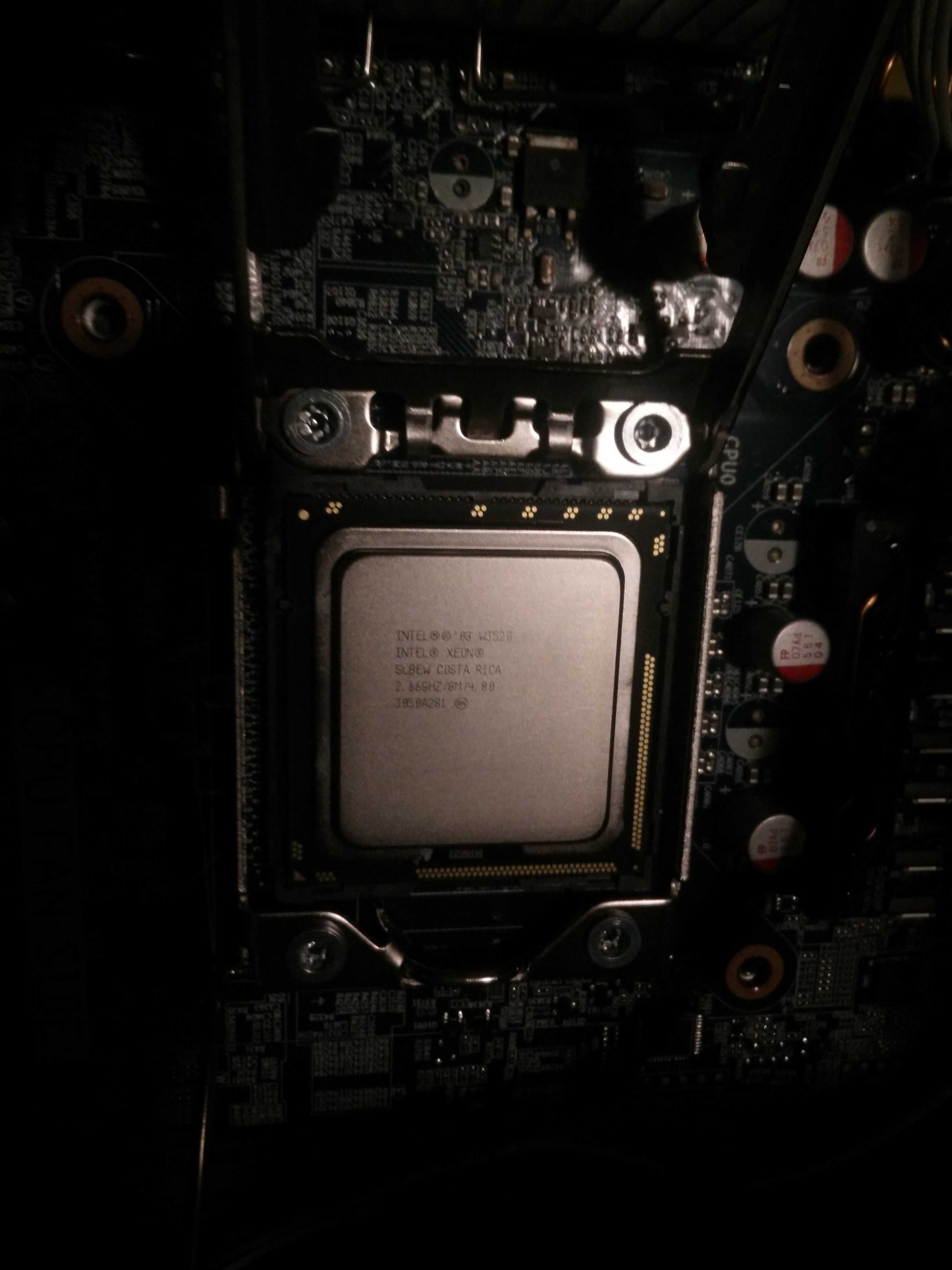 Procesor cpu Intel xeon w3520 quad 2.66-2.93 ghz