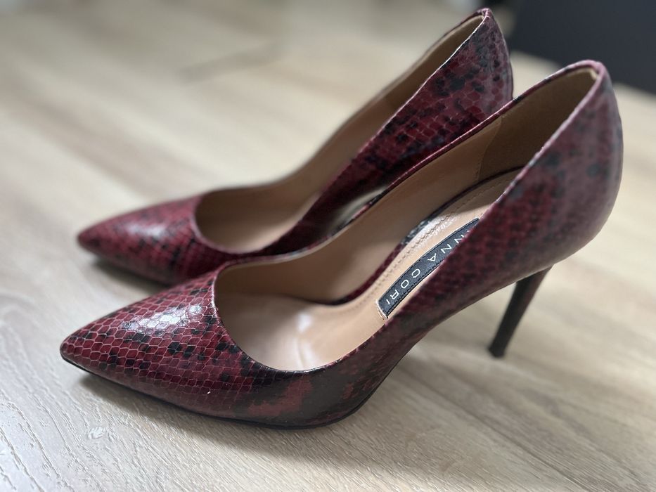 Pantofi superbi de piele , femei , marimea 38 - NOI! ANNA CORI