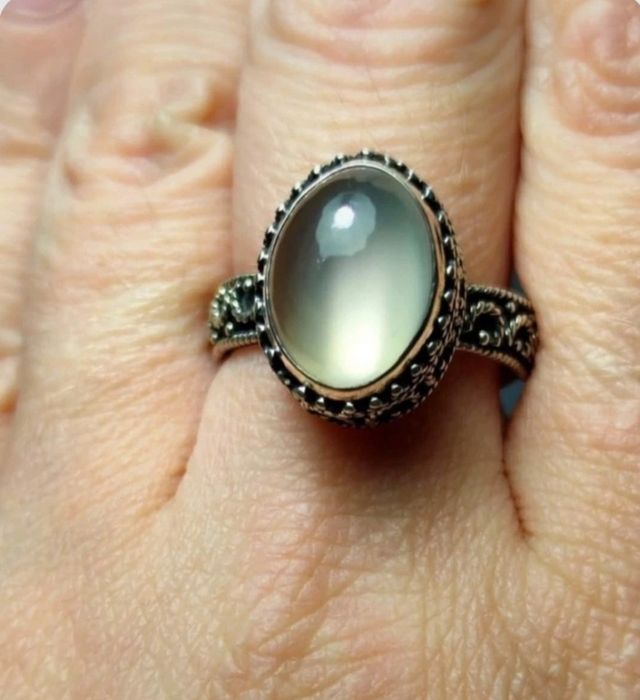 Inel din argint cu piatra naturala ochi de pisică