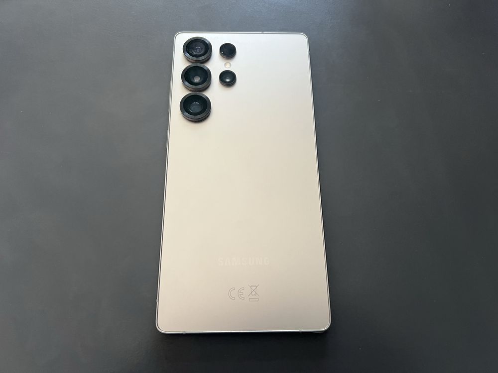 Продавам Samsung Galaxy S25 Ultra 256/12GB