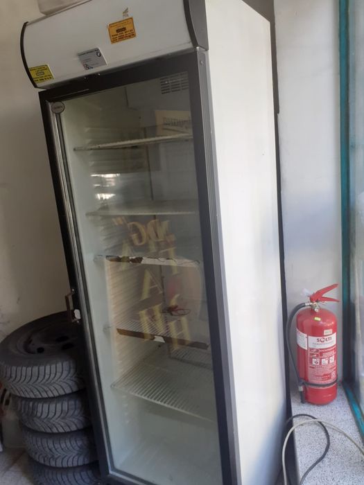 Вертикален хлдилен охладител