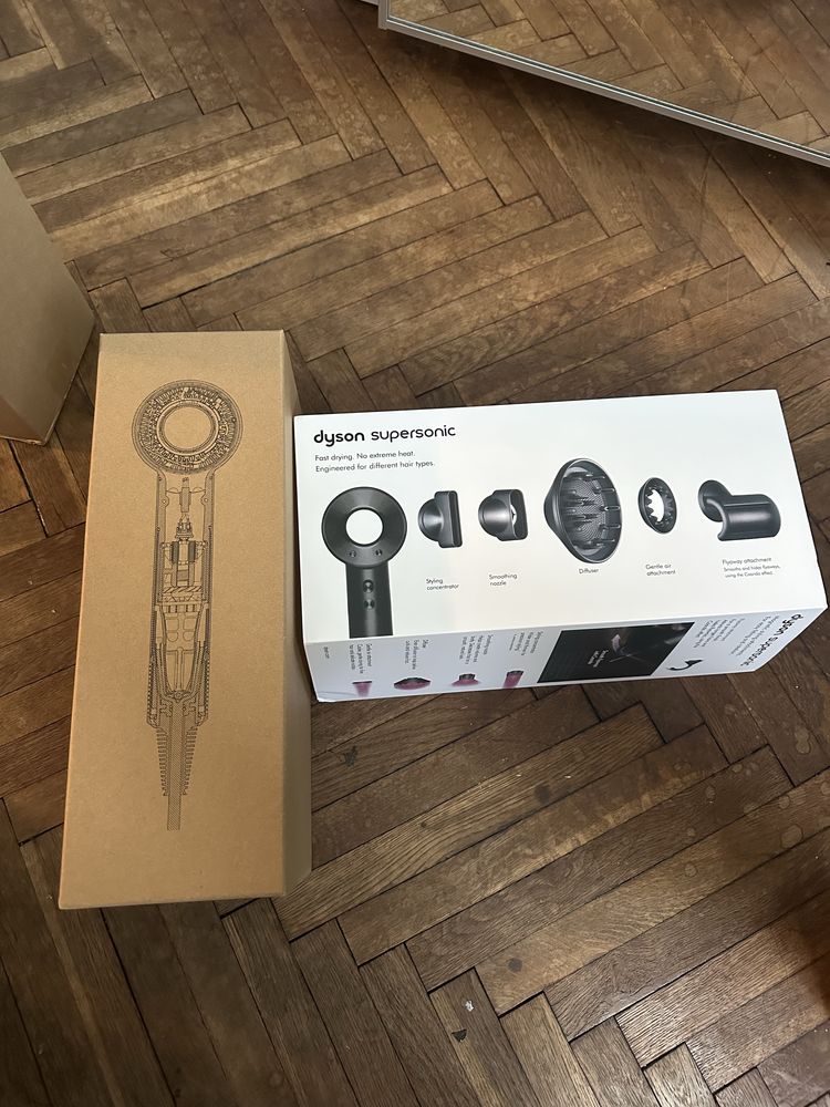 Сешоар Dyson supersonic