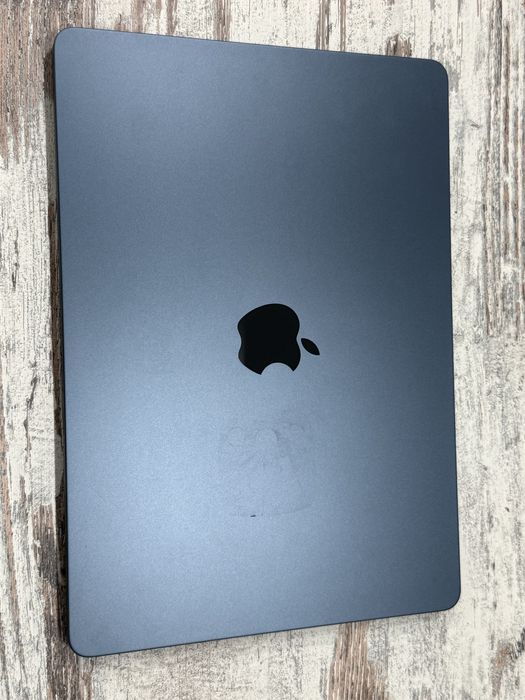 Macbook Air m4 Pret 3650 lei