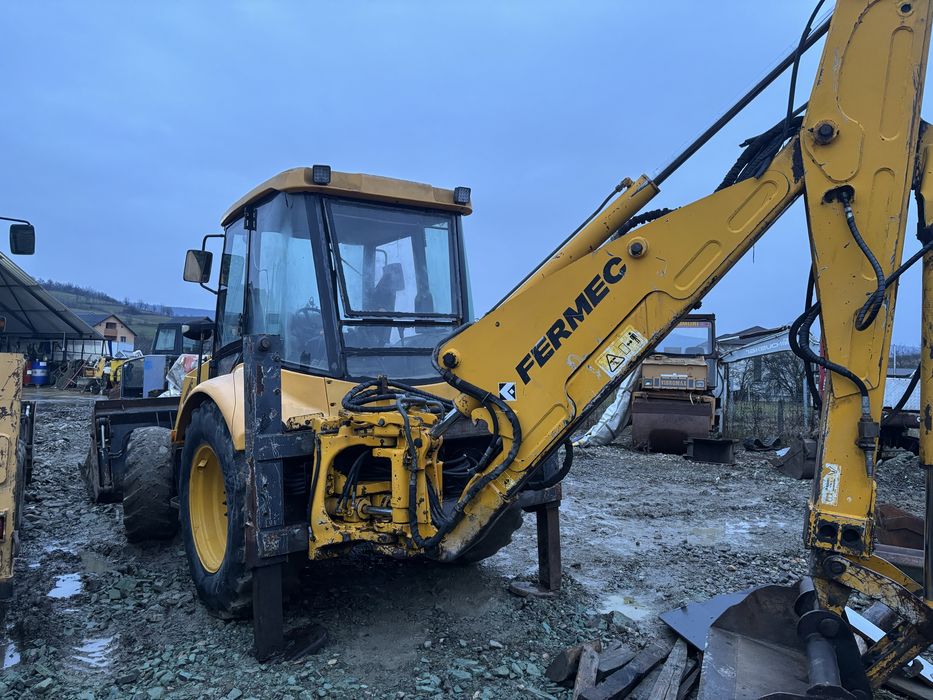 Buldoexcavator FERMEC 3 cupe si picon
