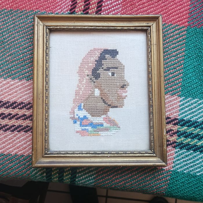 Продавам два гоблена в рамки  18/20 негърчета 30 лв брой