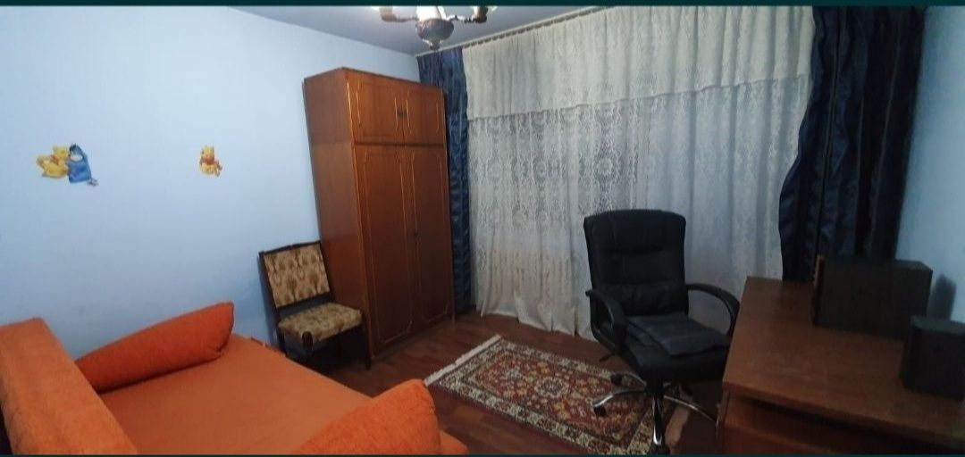 Apartament 3 camere, decomandat,

boxa, Rovine