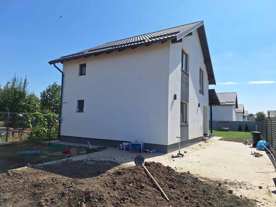 Executăm la comanda clientului casei garaje pe structură metalică