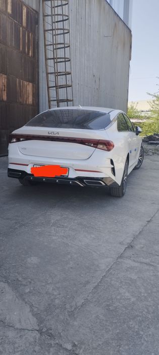 Kia K5 sotiladi .