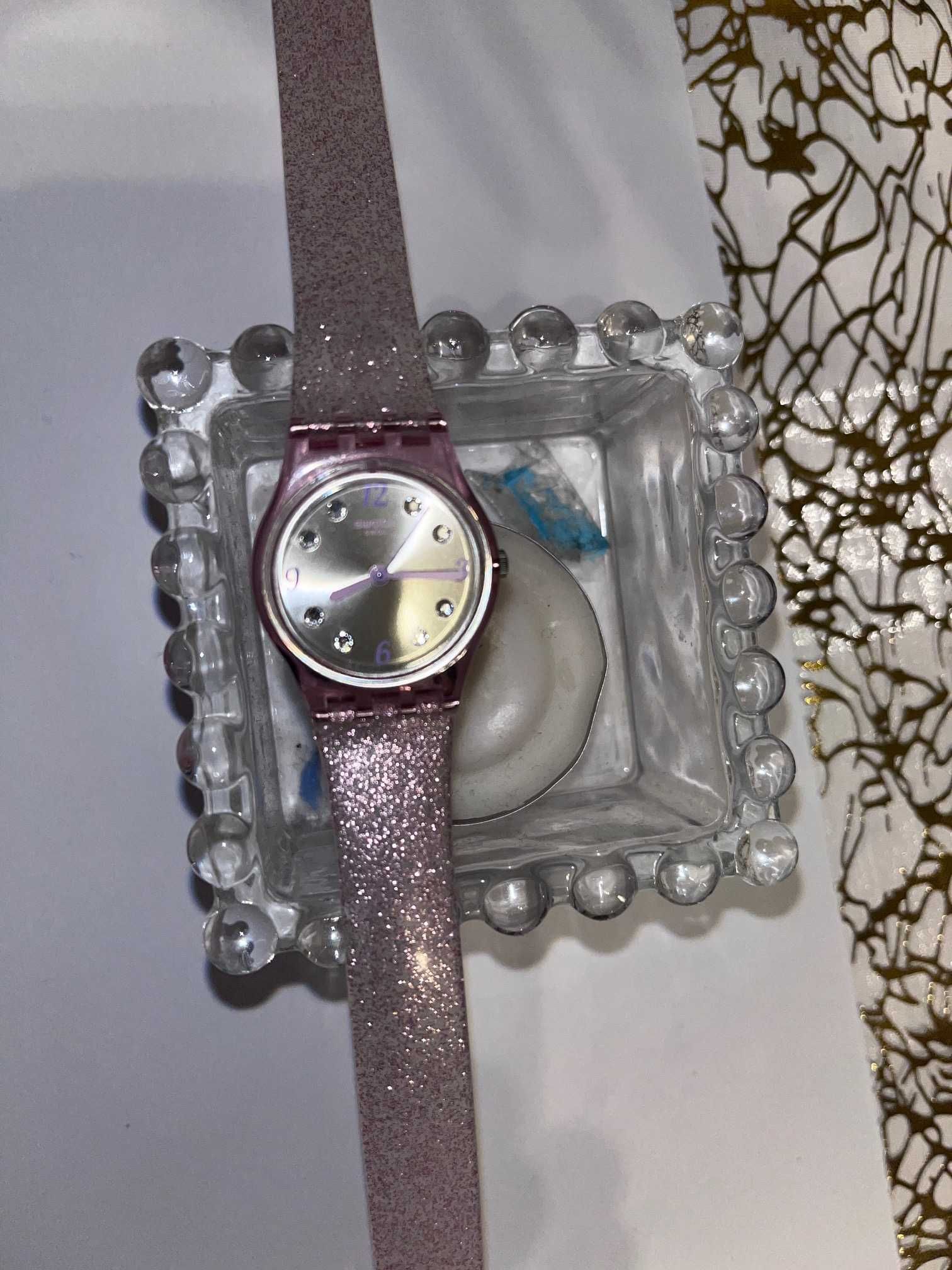 Дамски часовник Swatch Morellato.