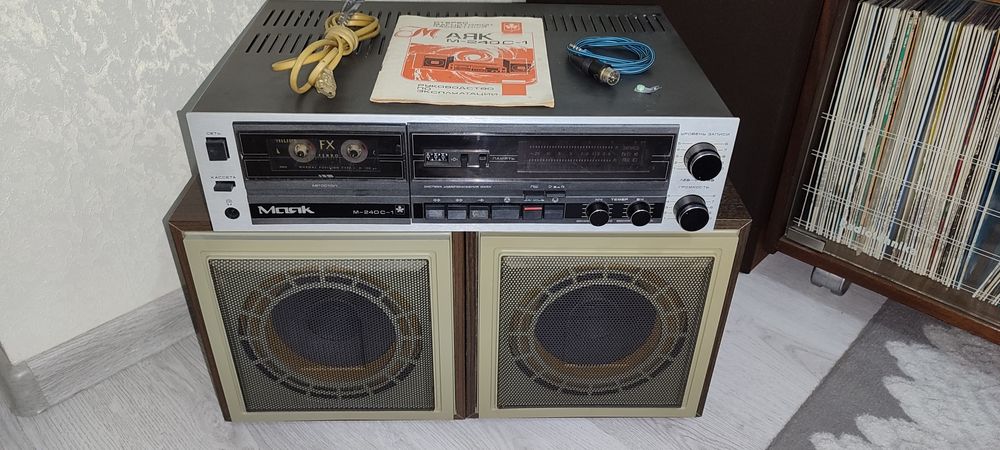 Маяк-240с2 с родной акустикой.