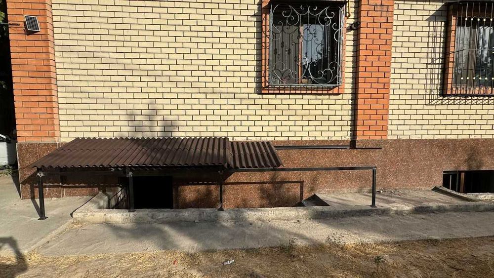 Полуподвальное помещение в Яшнобаде – продажа частями, 300 м²