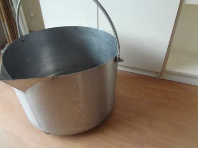 Голям неръждаем казан ( бака )