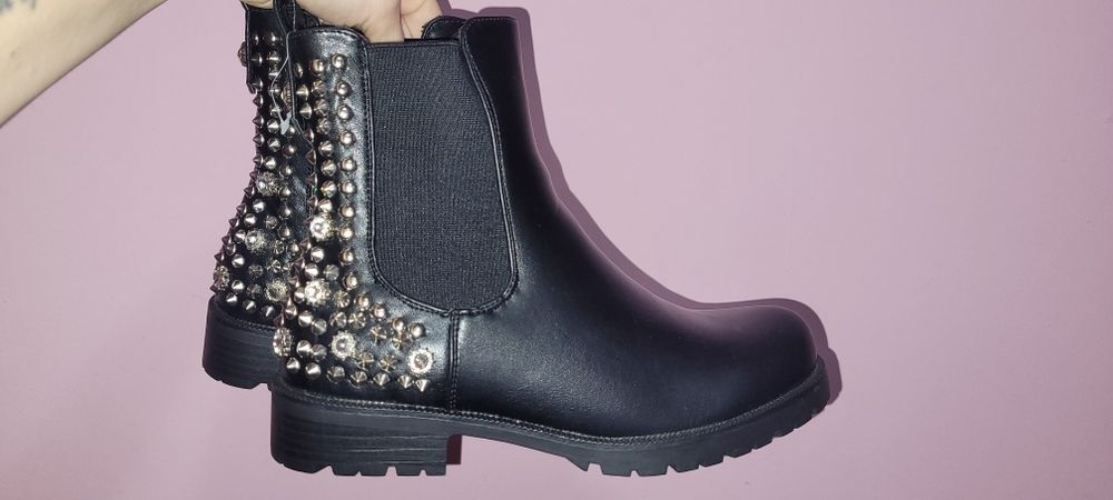 Дамски боти с камъчета