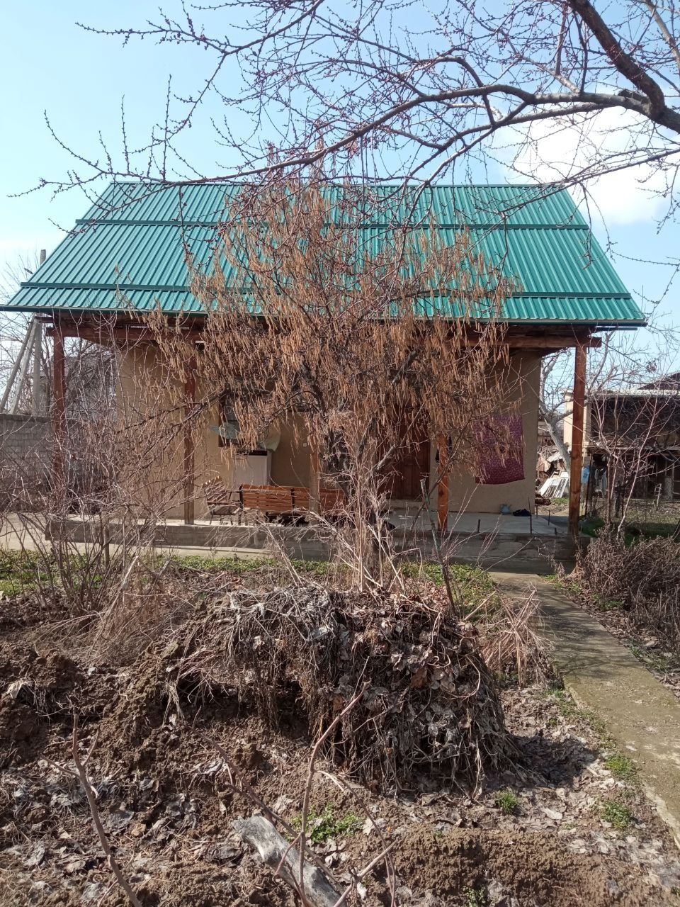 Dacha sotiladi Parkent nilufarda Дача в Паркенте Нилюфар