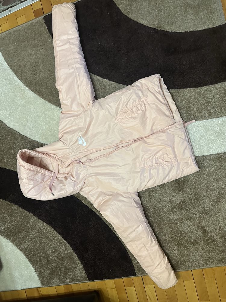 Дамско яке Nike S