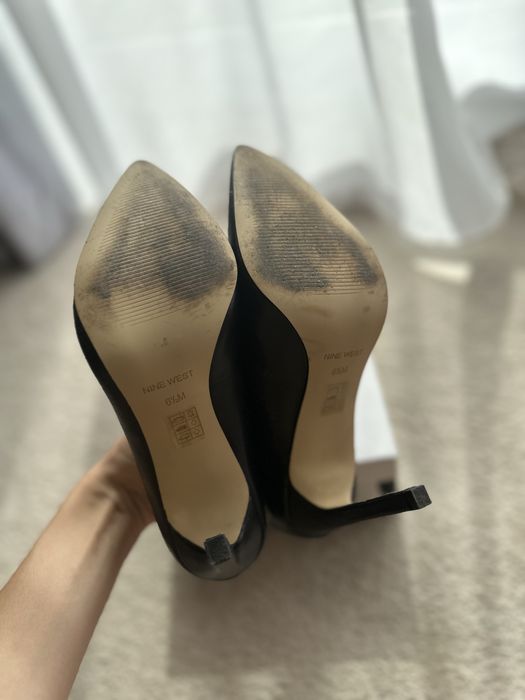Pantofi negri stiletto Nine West 37 / 6.5
