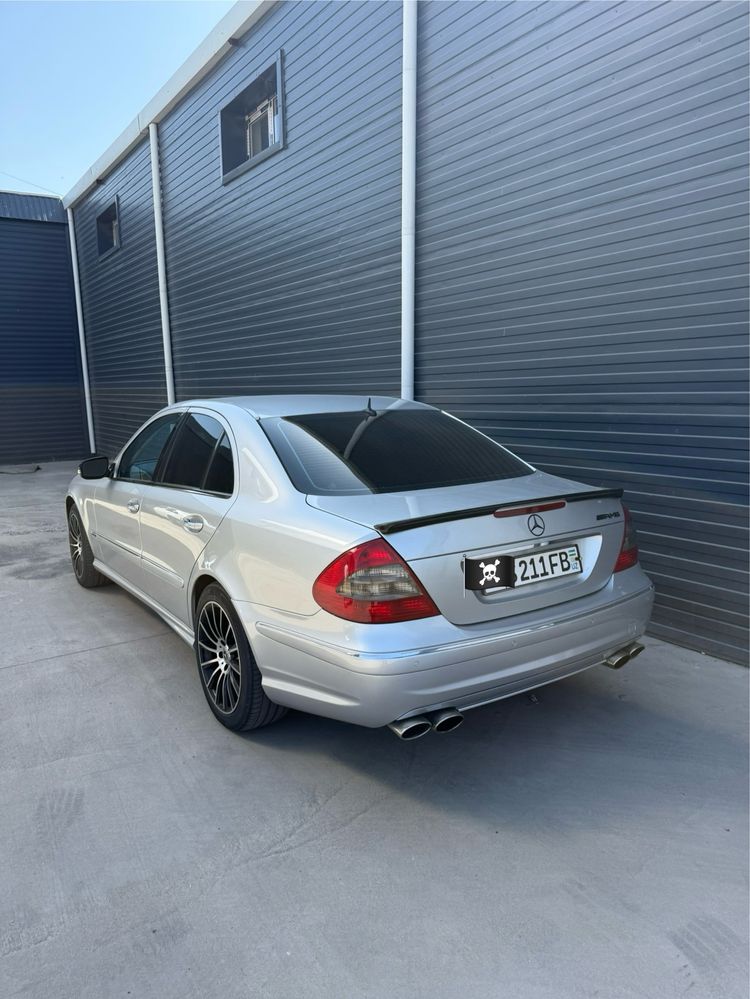 Mercedes Benz W211 E240