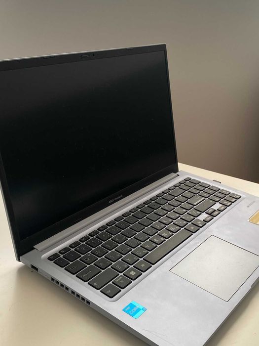 Продавам лаптоп ASUS VIvobook