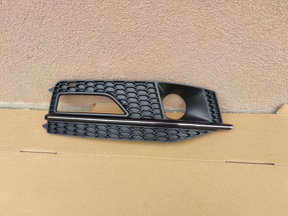 Grila proiector ceata Audi A4 B8 S-line cu loc distronic 2012-2015