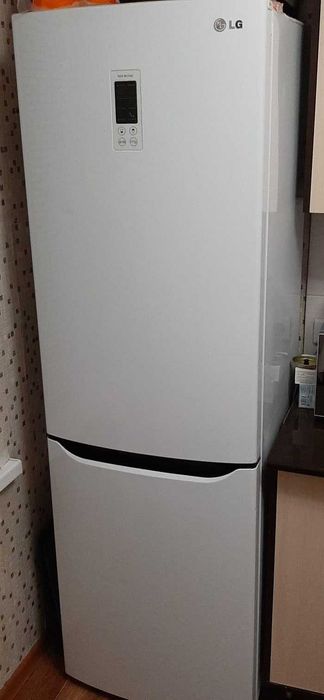 Продам холодильник LG Total No Frost 190см