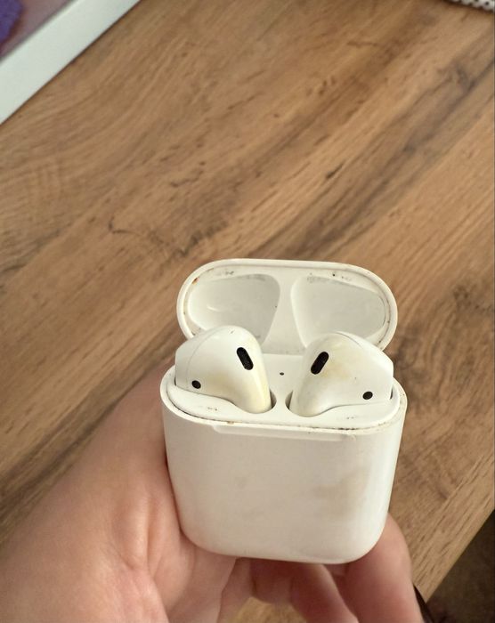 продам airpods наушники оригинал