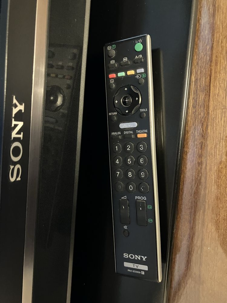 Телевизор Sony KDL40 V3000