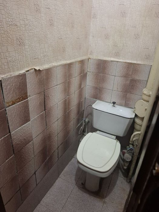 Продаю квартиру Яшнабадский р-он Авиасозлар-1 77-сер 3-ком 1-этаж 4-эт