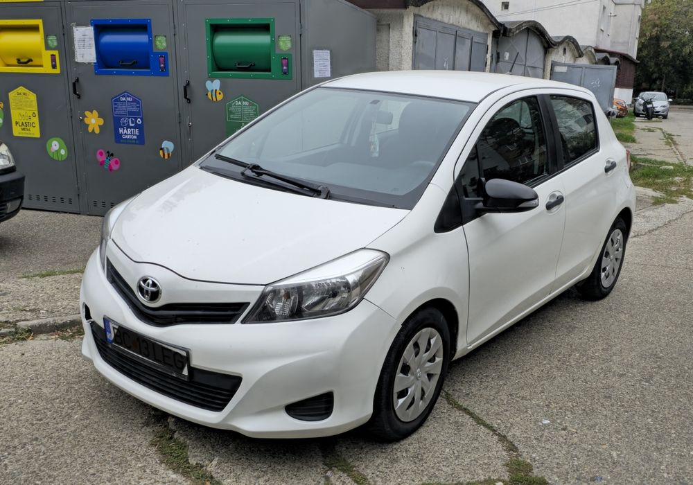 Toyota Yaris 1.0 manuală 2012