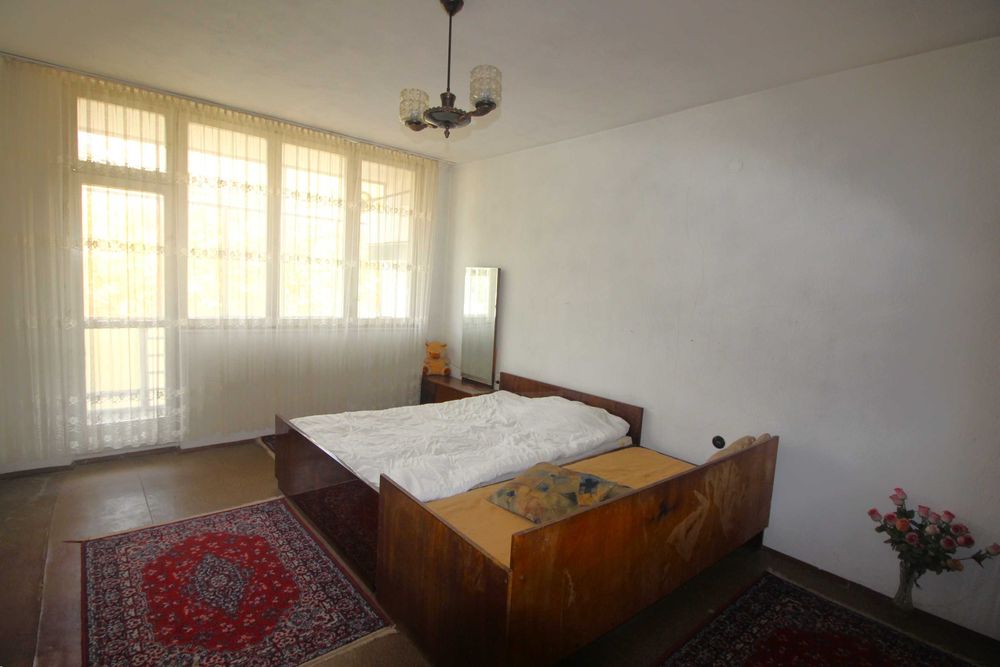 Двустаен уширен апартамент кв. " Младост", гр. Габрово