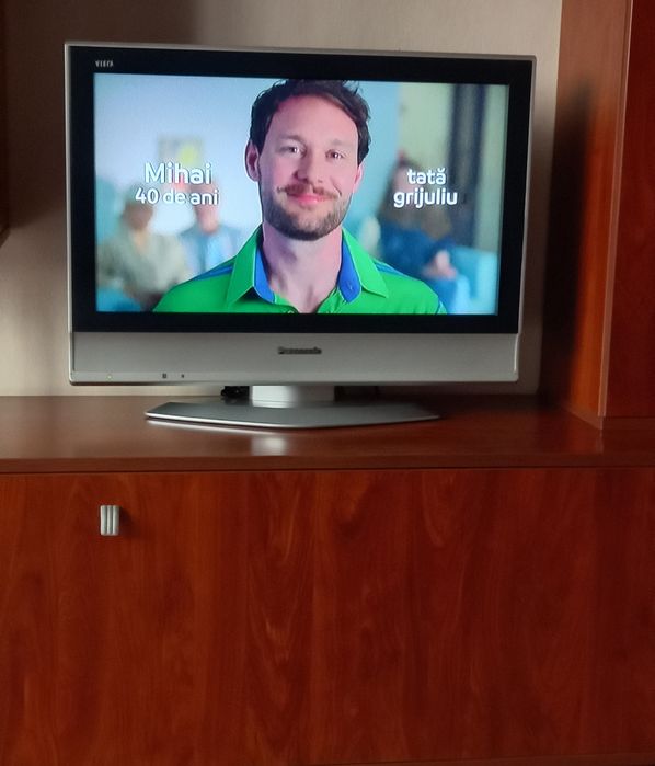 Vând televizoare LCD