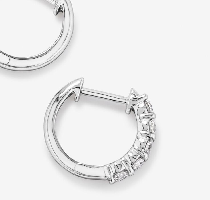 Cercei Hoops 2 CT Moissanite