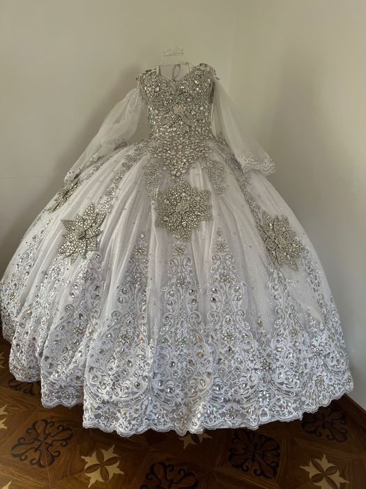 Rochie mireasă a fost purtată câteva ore doar plătită 1900€