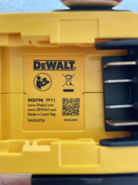 DeWALT Filetanta DCD 796 XR. / Model CEHIA,  Original Nou !