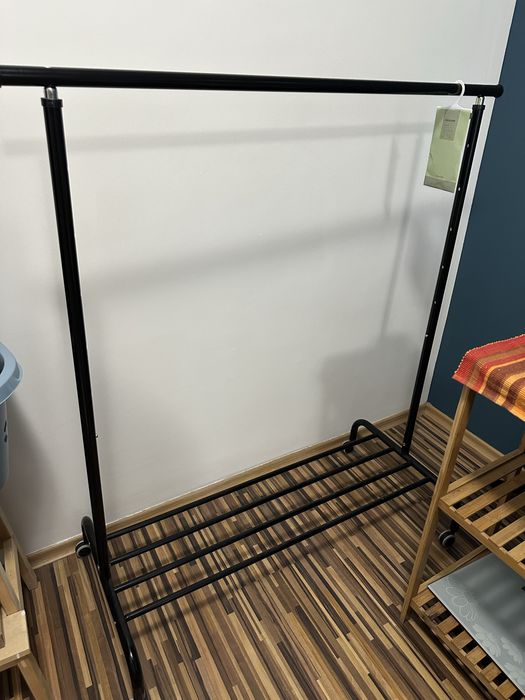 Стойка за дрехи RIGGA