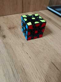Кубик Рубика разный