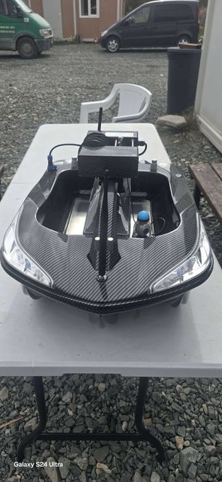Лодка за захранка със сонар Toslon520.GPS -10000Т,камера с лебедка