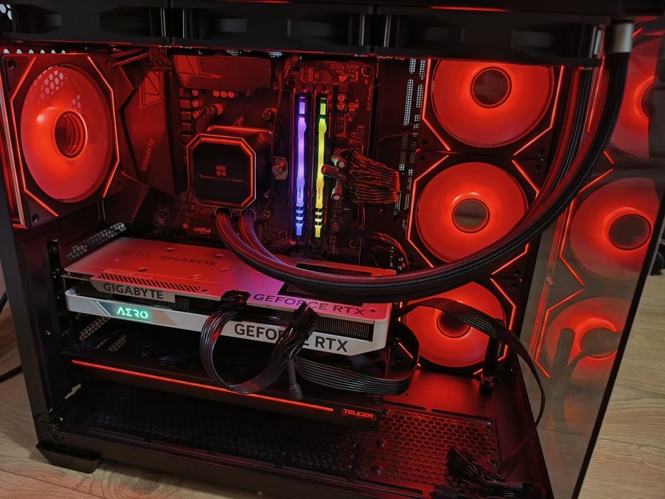 Vând PC Gaming Ryzen 7 5800x +RTX 4060 Aero +16gb DDR4