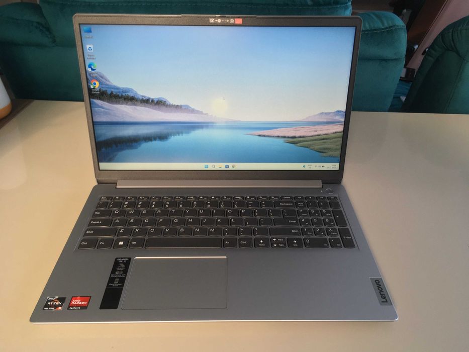 laptop lenevo ideapad 1 15" amd ryzen 3, 2.4 ghz, 16 gb ram ssd 512 gb