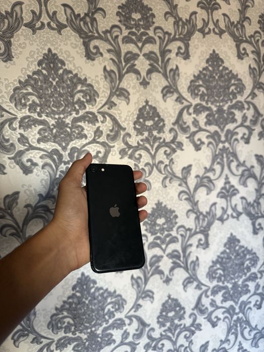 Iphone Se 3 xotira 64 gb emqost 77%