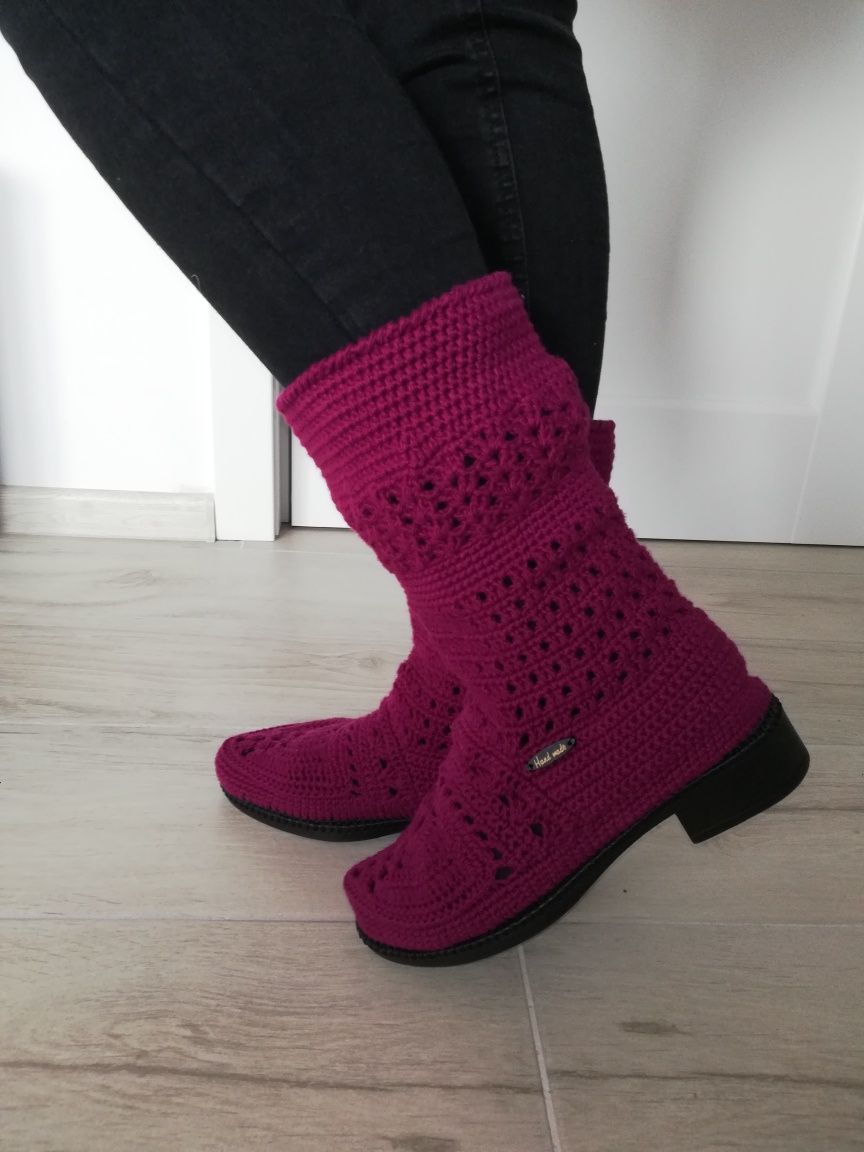 Botine crosetate