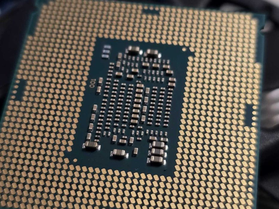 Procesor Intel Core i3-8100 4-Cores 3.60GHz 6MB Cache, Gen. a 8-a, BOX