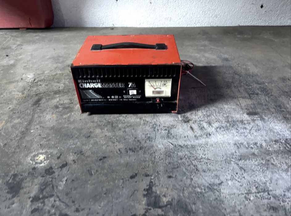 Redresor incarcator baterie 12 v si 6 V