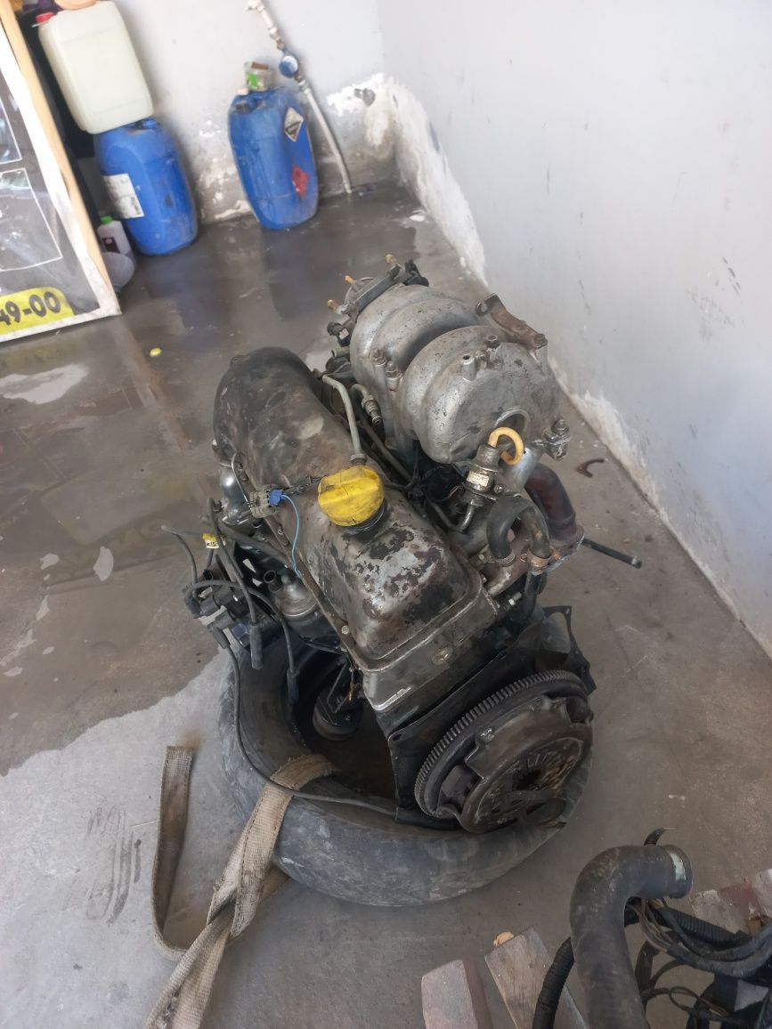 Injektor motor uslinin povuk polniy tirasa
