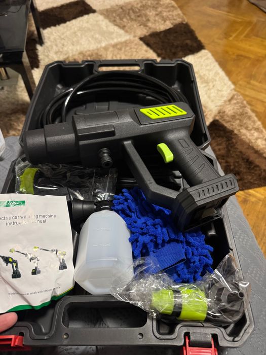 Водоструйка с батерия чисто нова