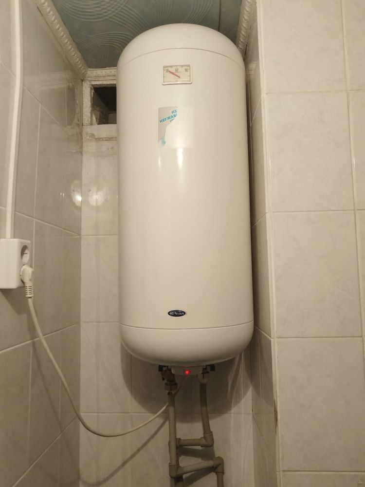 Продается аристон целый, рабочий!!!